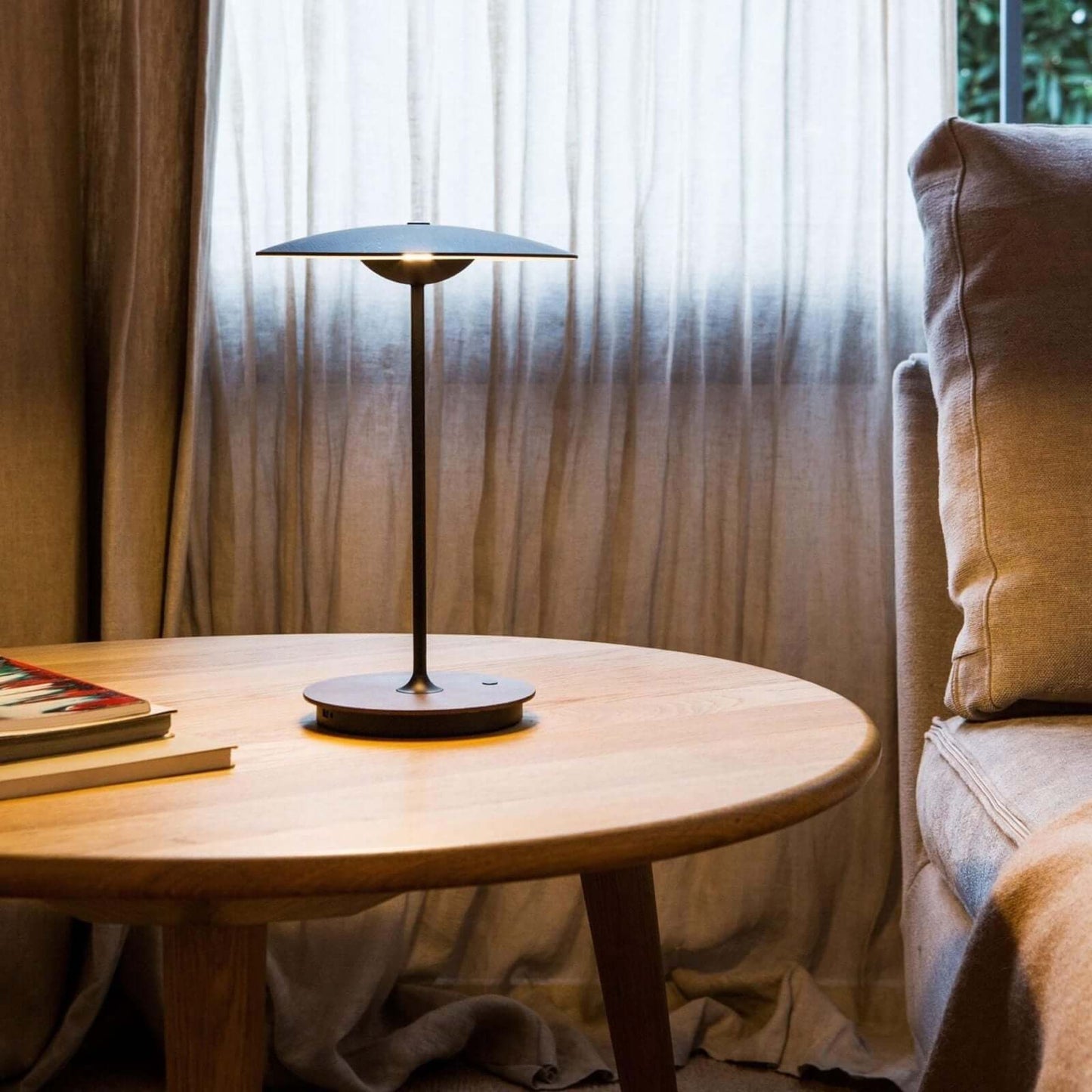 Lampe de Table Design Champignon en Métal avec LED Intégrée