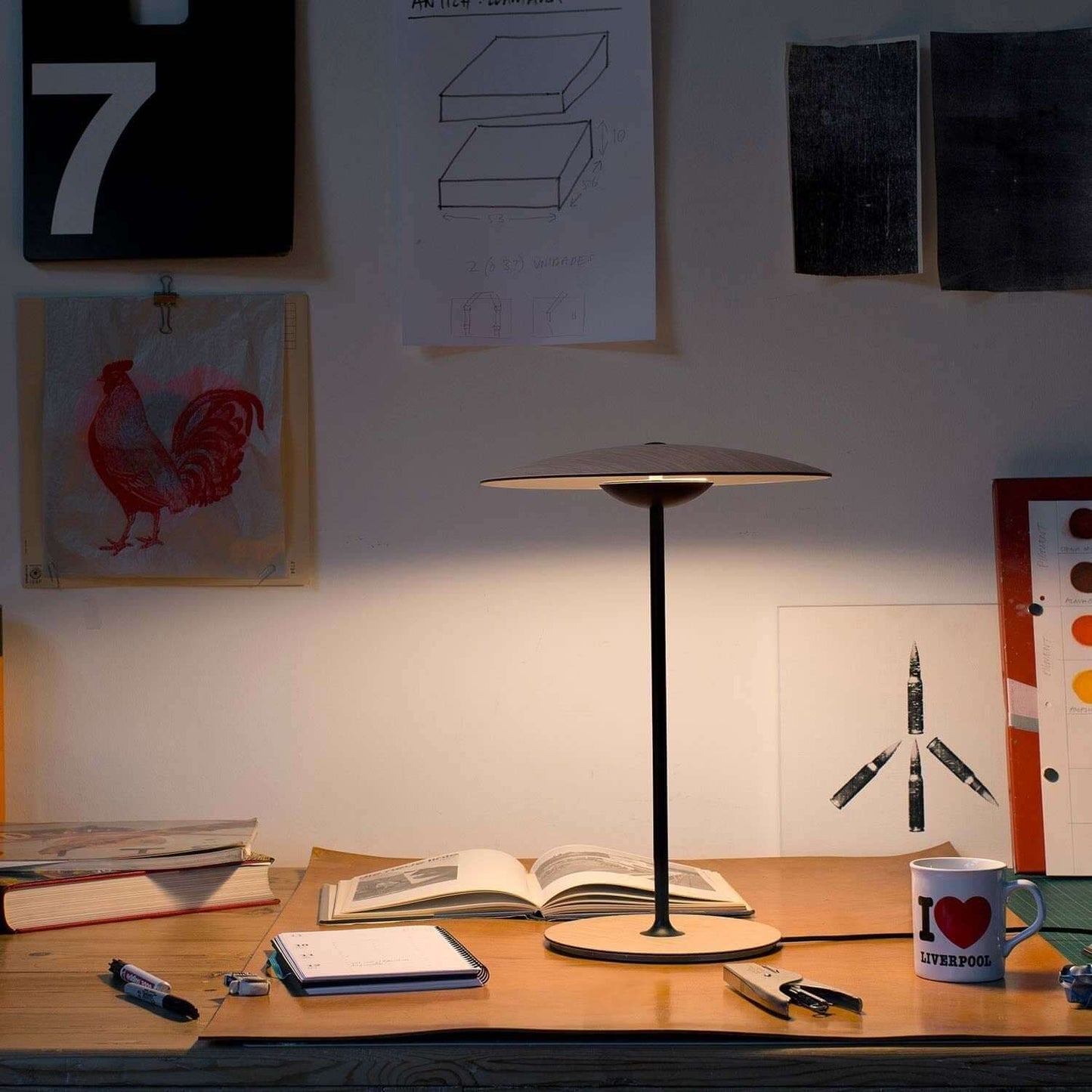 Lampe de Table Design Champignon en Métal avec LED Intégrée