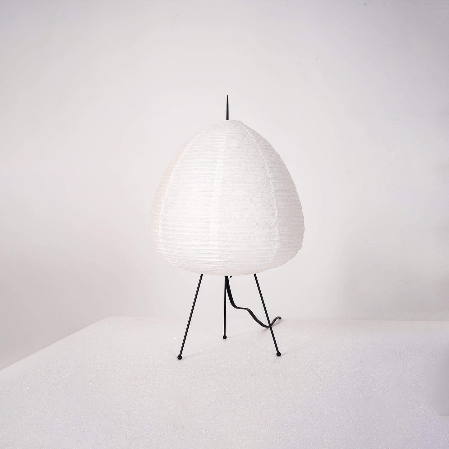 Lampe de Table Design Japonais en Papier de Mûrier – Lumière Douce