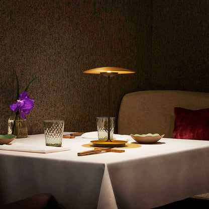 Lampe de Table Design Champignon en Métal avec LED Intégrée